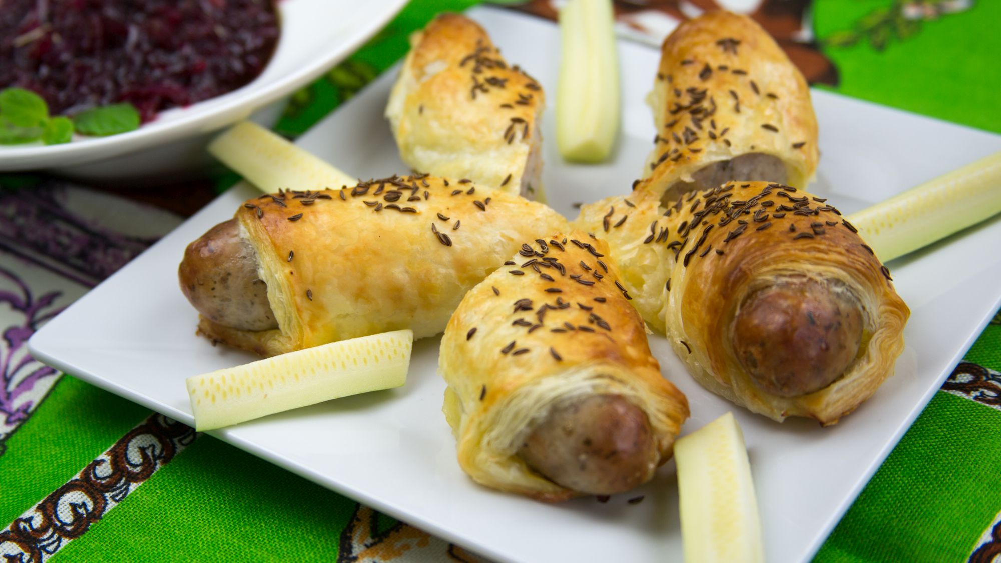 Biała kiełbasa w cieście