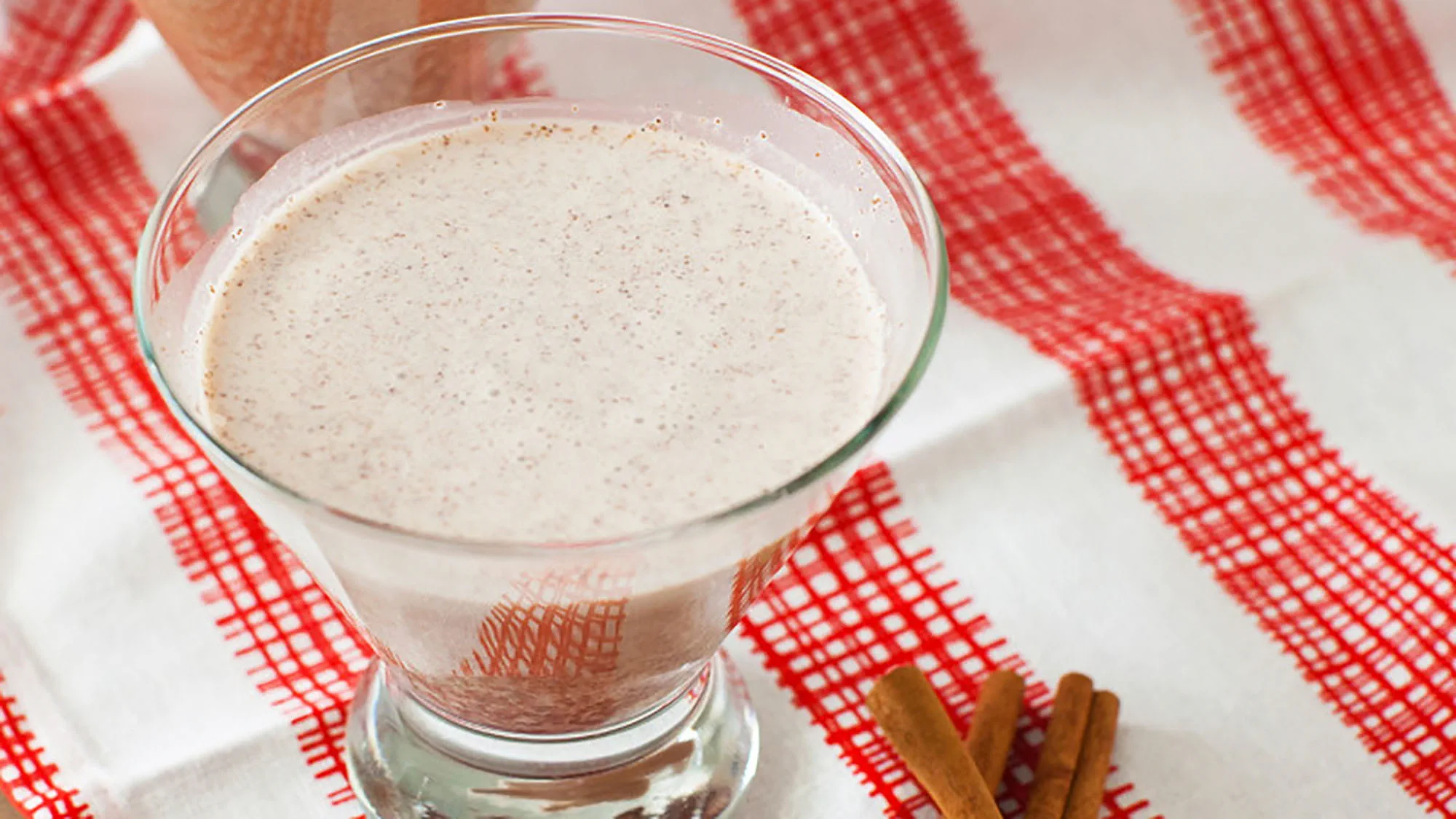 Drink czekoladowo - cynamonowy z martini - przepis Kamis