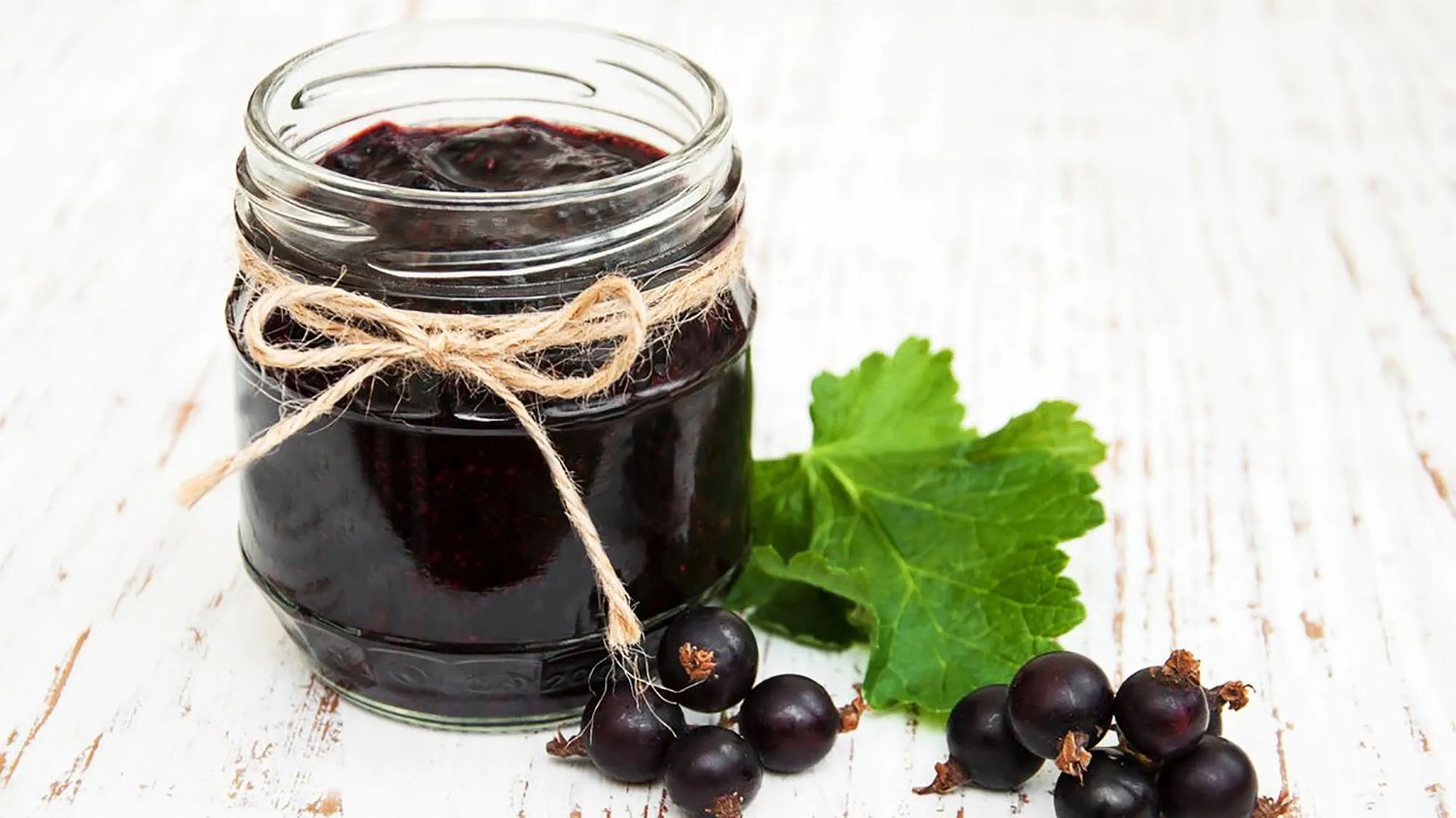 Dżem z czarnej porzeczki z kardamonem - przepis Kamis