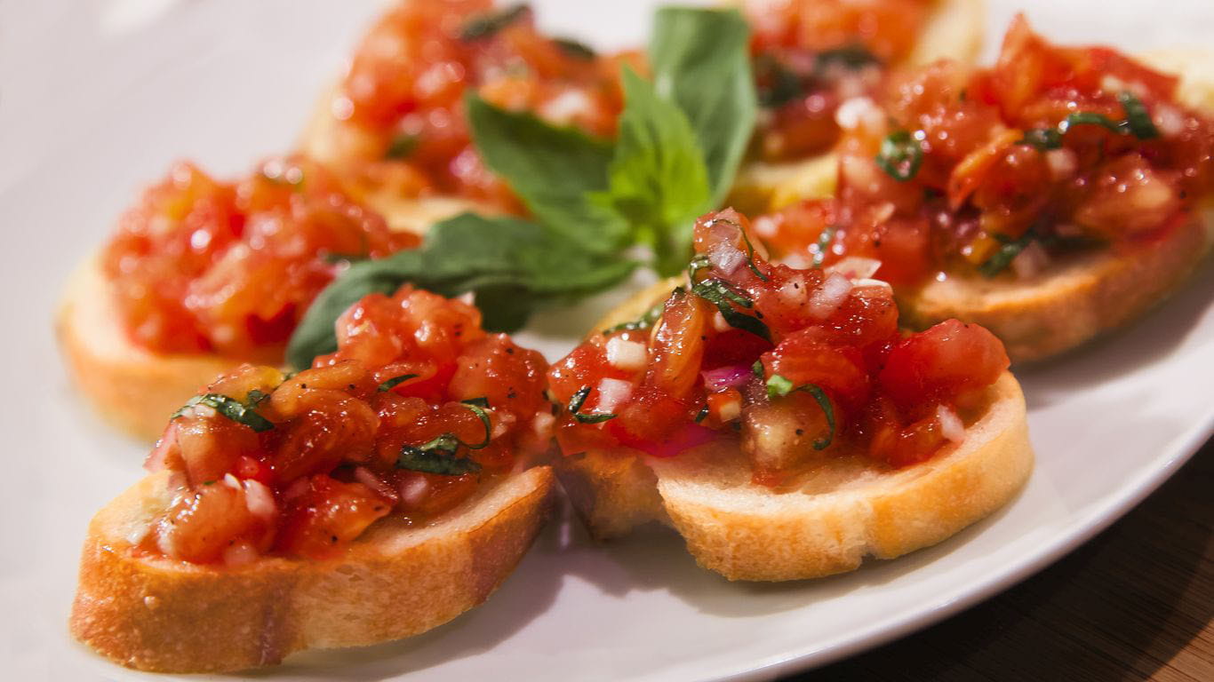 Grzanki piwne z sosem Romesco - przepis Kamis