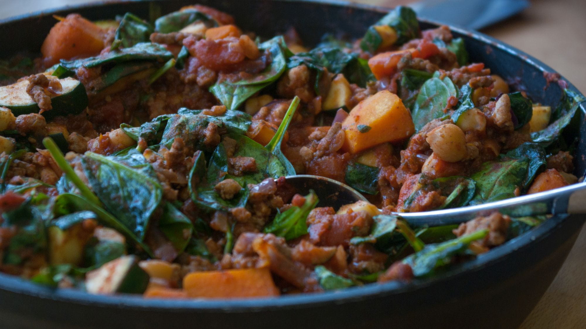 Mięso mielone z dynią i fasolą (lub ciecierzycą) - przepis Kamis