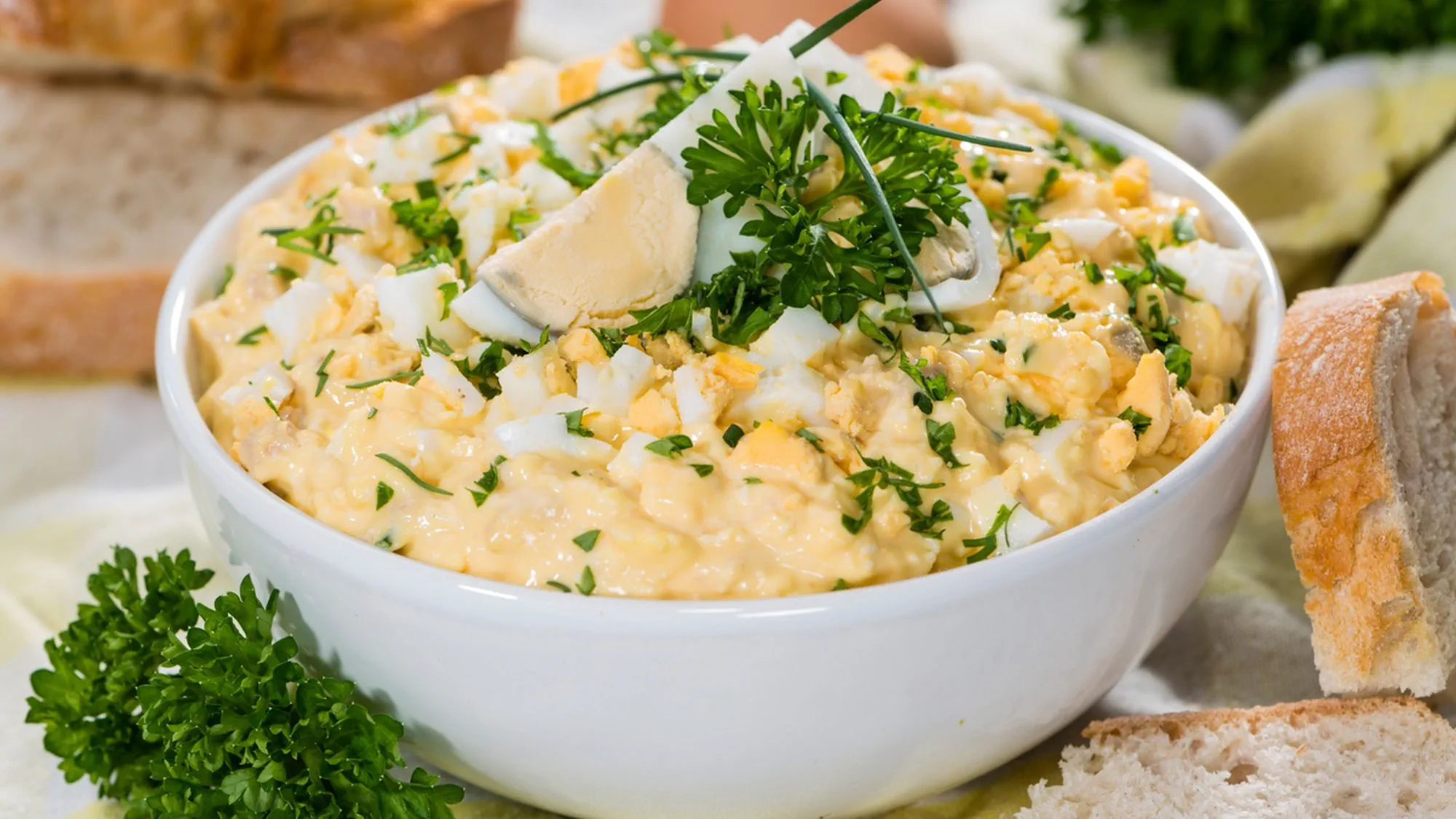 Pasta z jaj z chrzanem - przepis Kamis