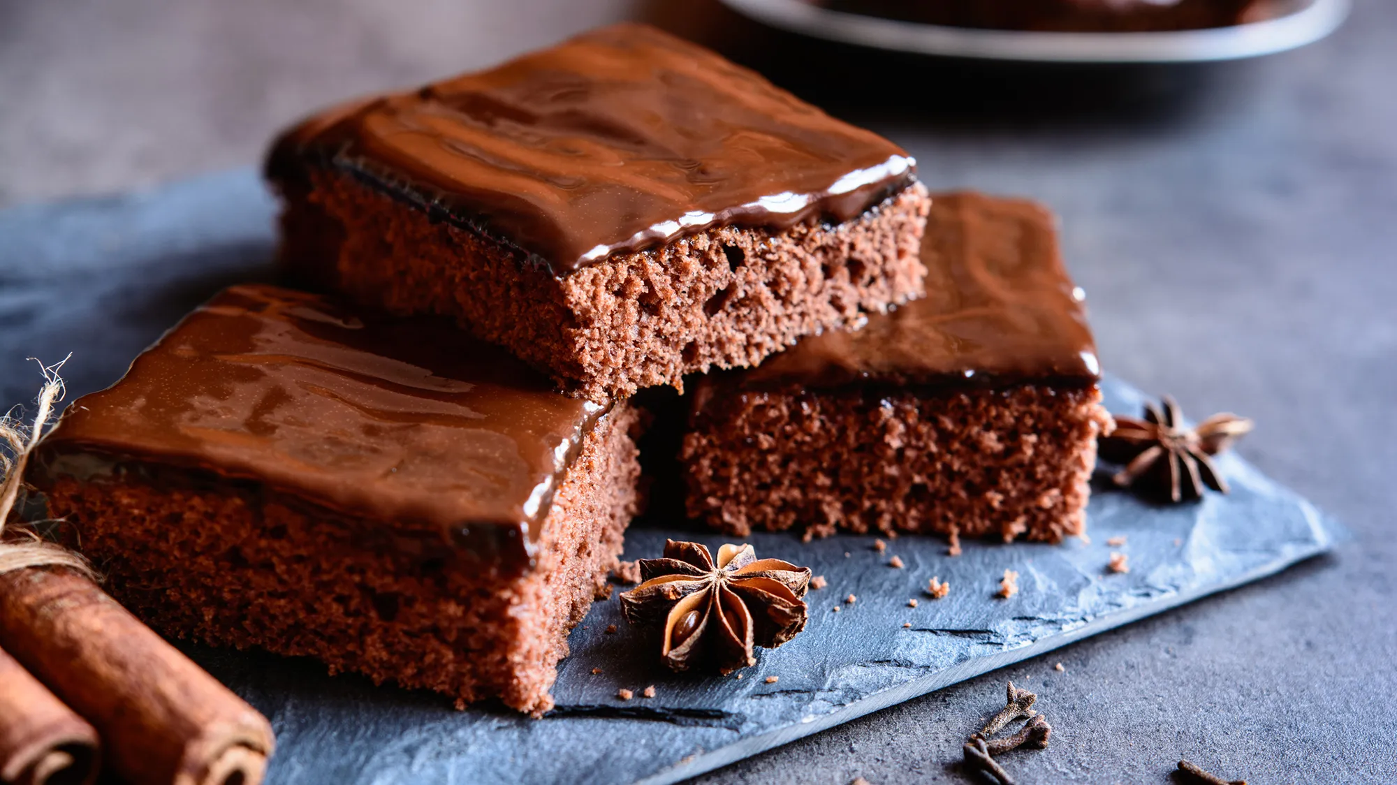 Piernik wegański ze śliwką