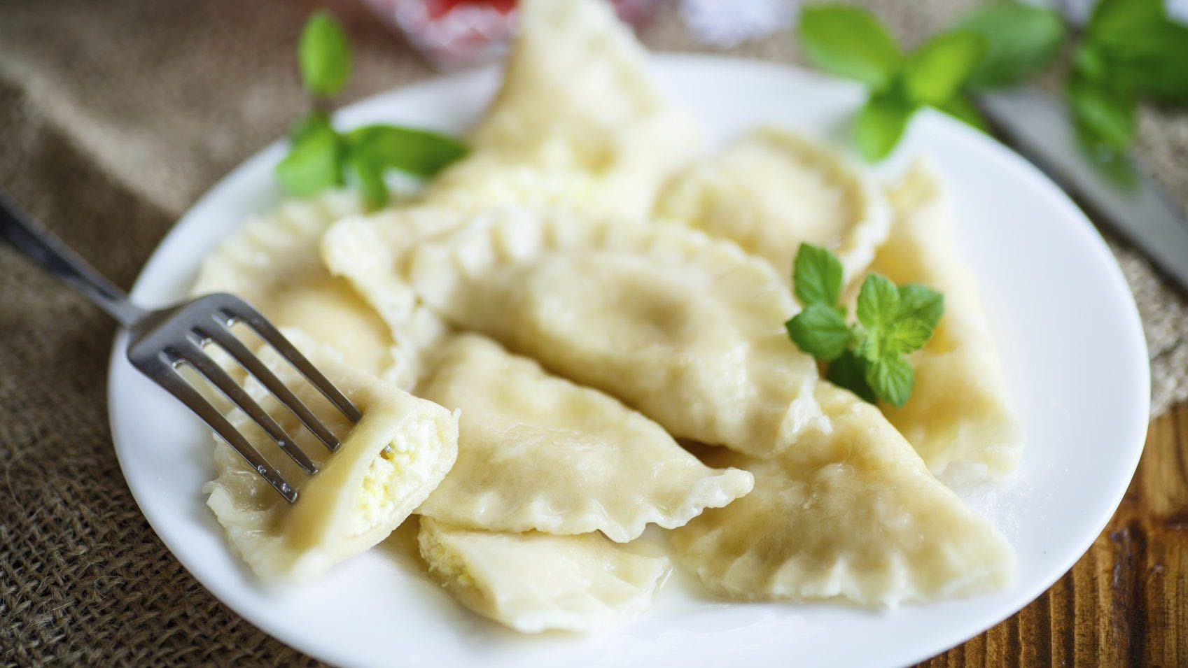 Przepis na pyszne pierogi z serem - Kamis