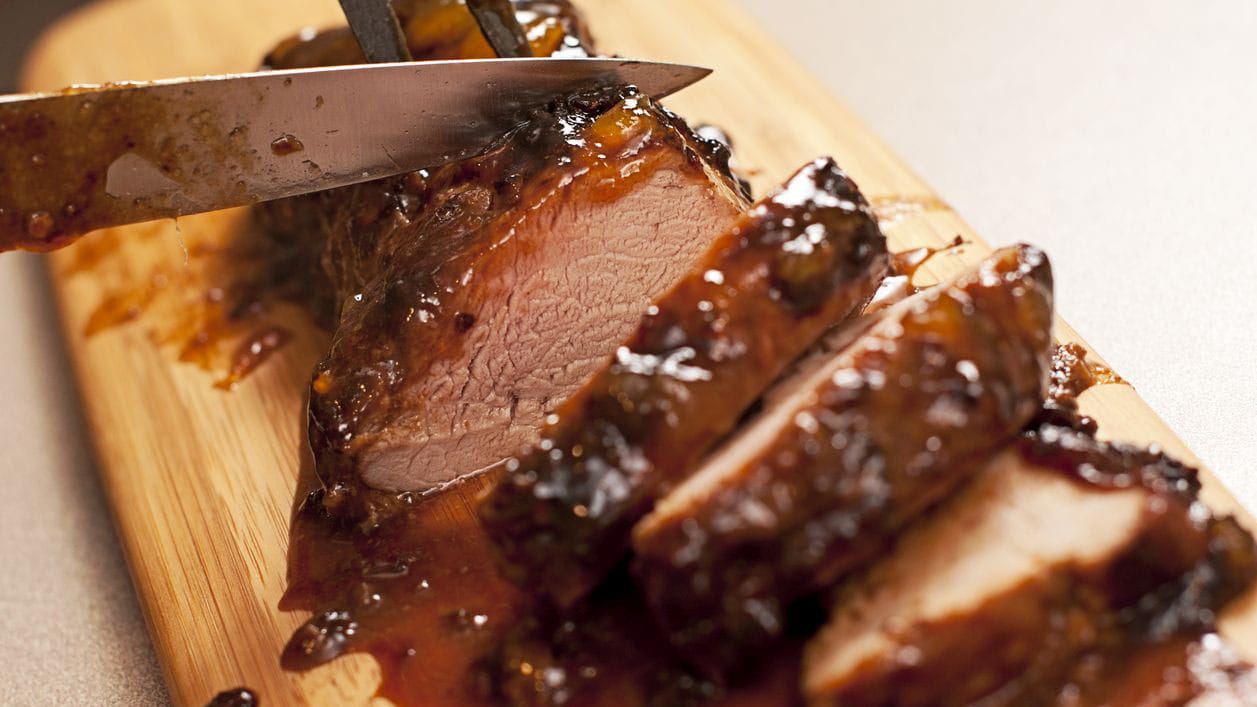 Polędwiczki wieprzowe w sosie grzybowym - przepis Kamis