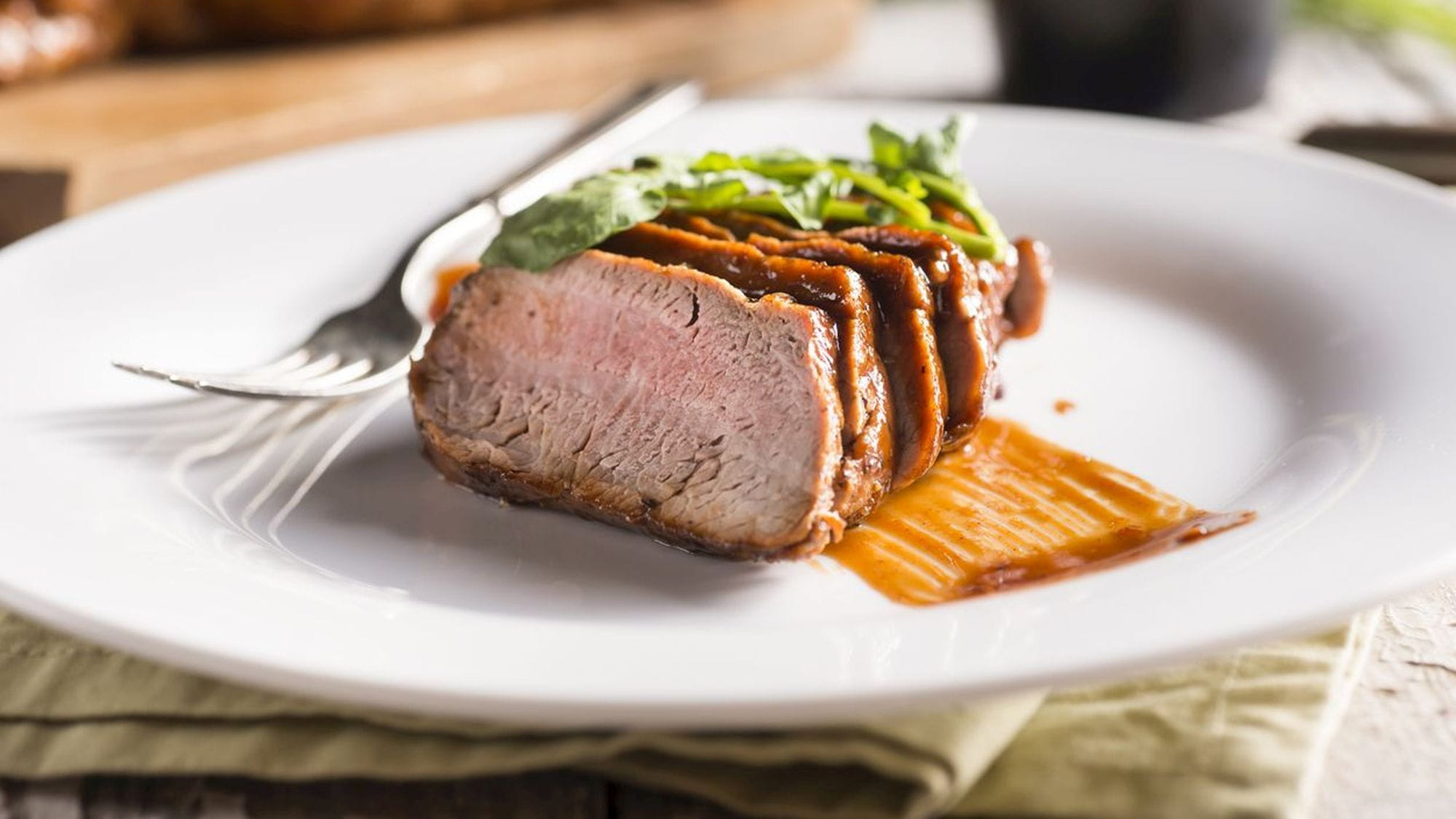 Polędwiczki wieprzowe w sosie ogórkowo-śliwkowym