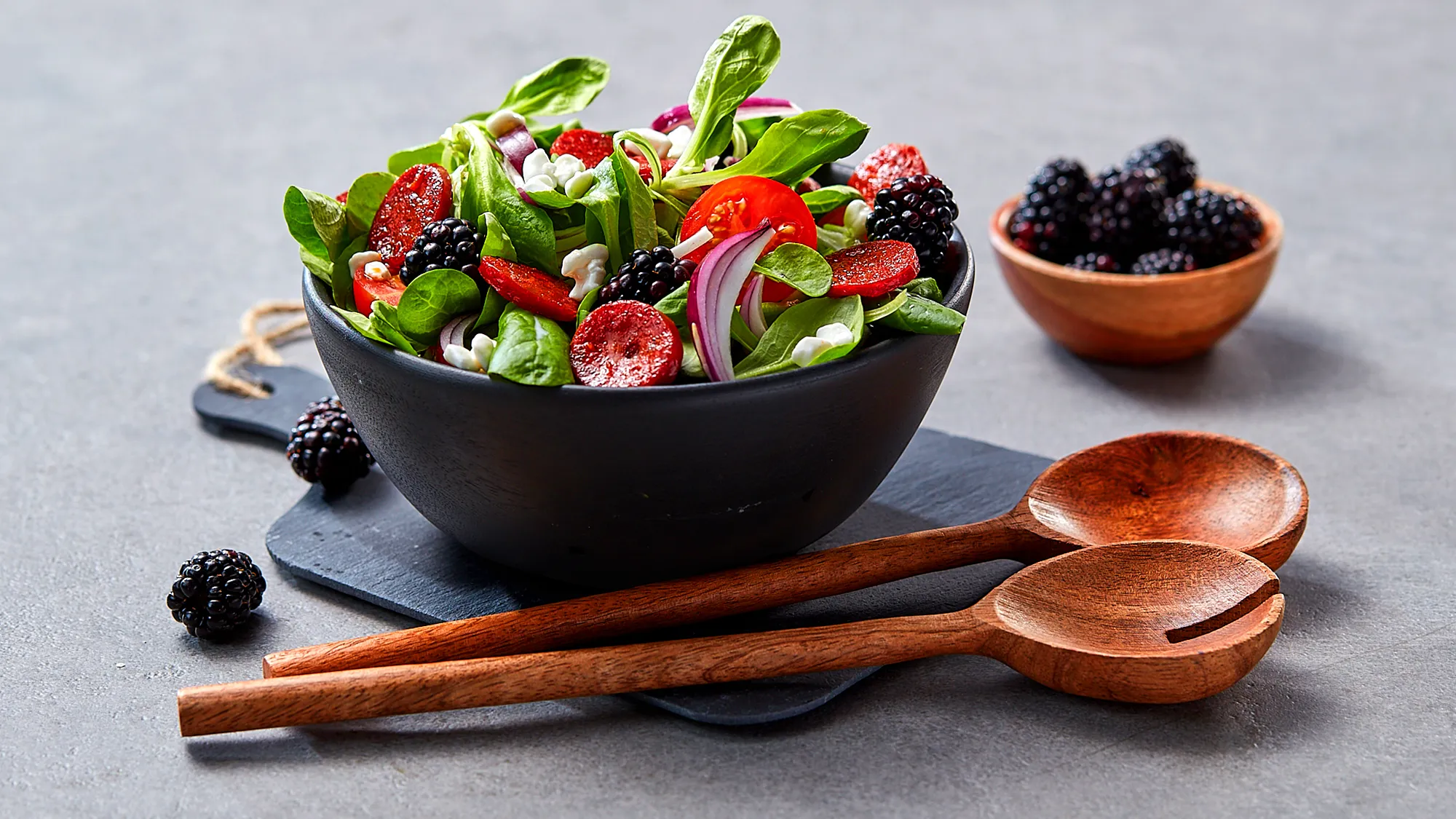 Sałatka z chorizo - przepis Kamis