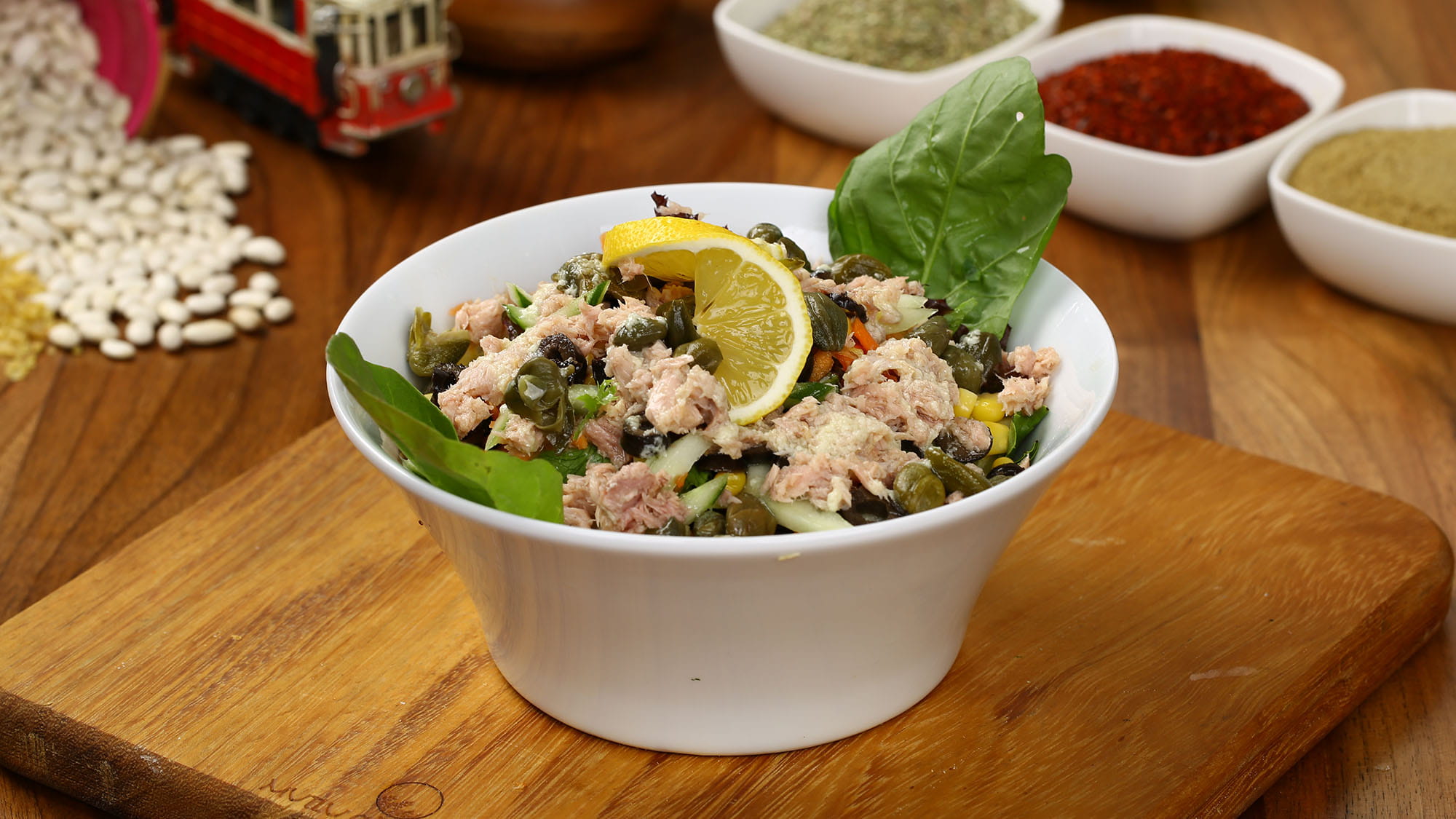 Sałatka z kaszy pęczak i tuńczyka l Kamis.pl