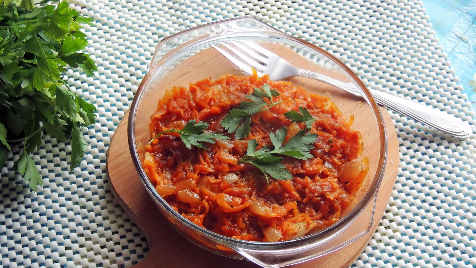 Śledzie po grecku - przepis