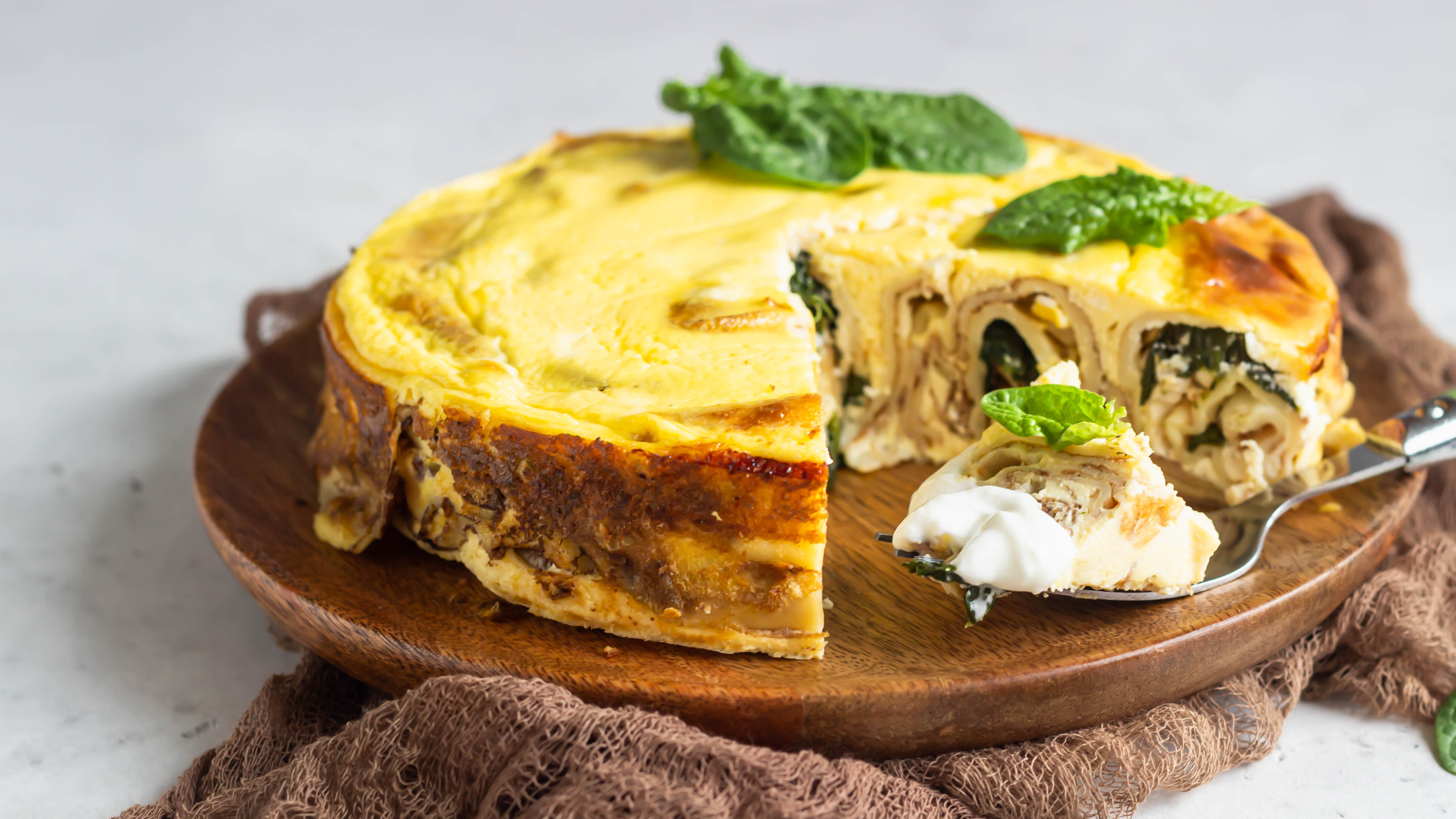 Tort szpinakowy - przepis Kamis