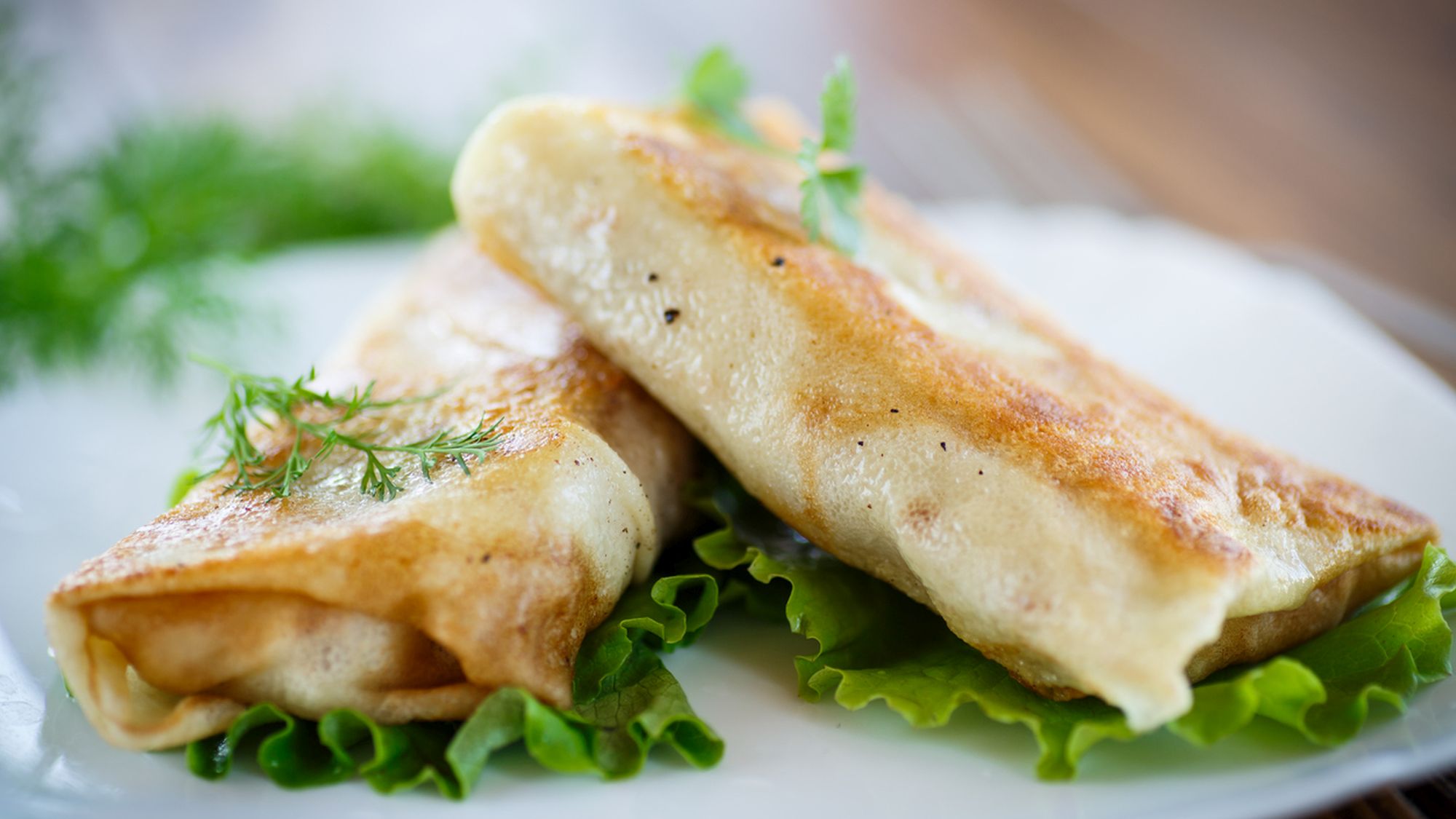 Ziołowe naleśniki z pastą z makreli  - przepis Kamis