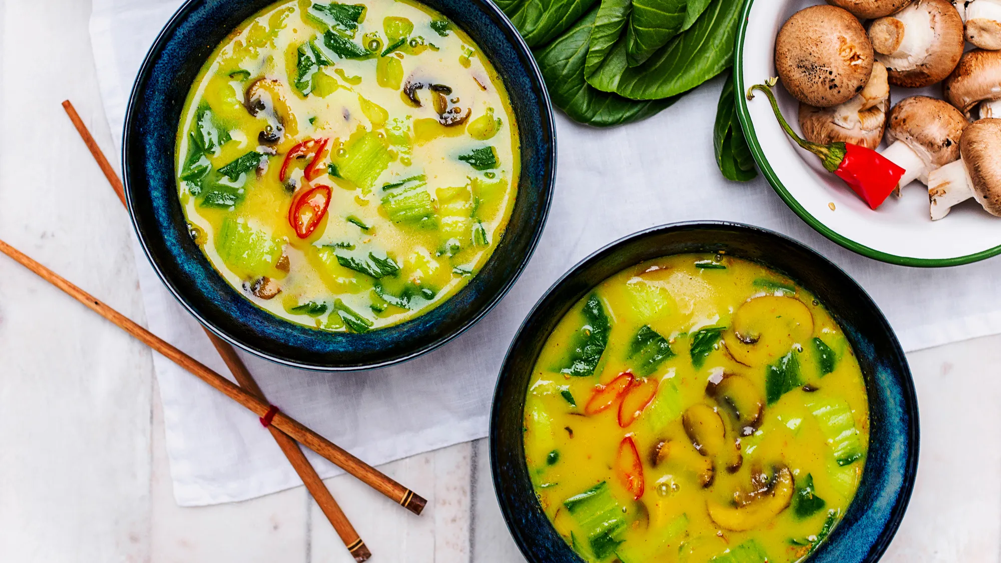 Rozgrzewająca zupa z kurkumą według przepisu Kingi Paruzel l Kamis.pl