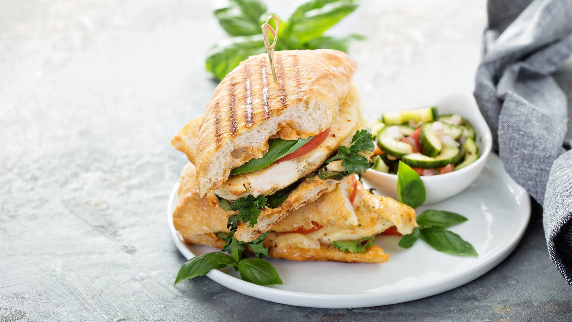 Panini-z-kurczakiem-2000x1125