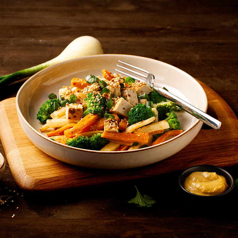 Tofu z brokułami po azjatycku - przepis Kamis