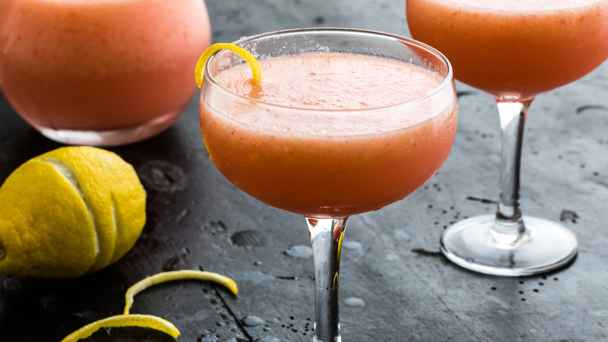 koktajl_z_owocami_liczi_i_kokosowym_sake_2000__1125