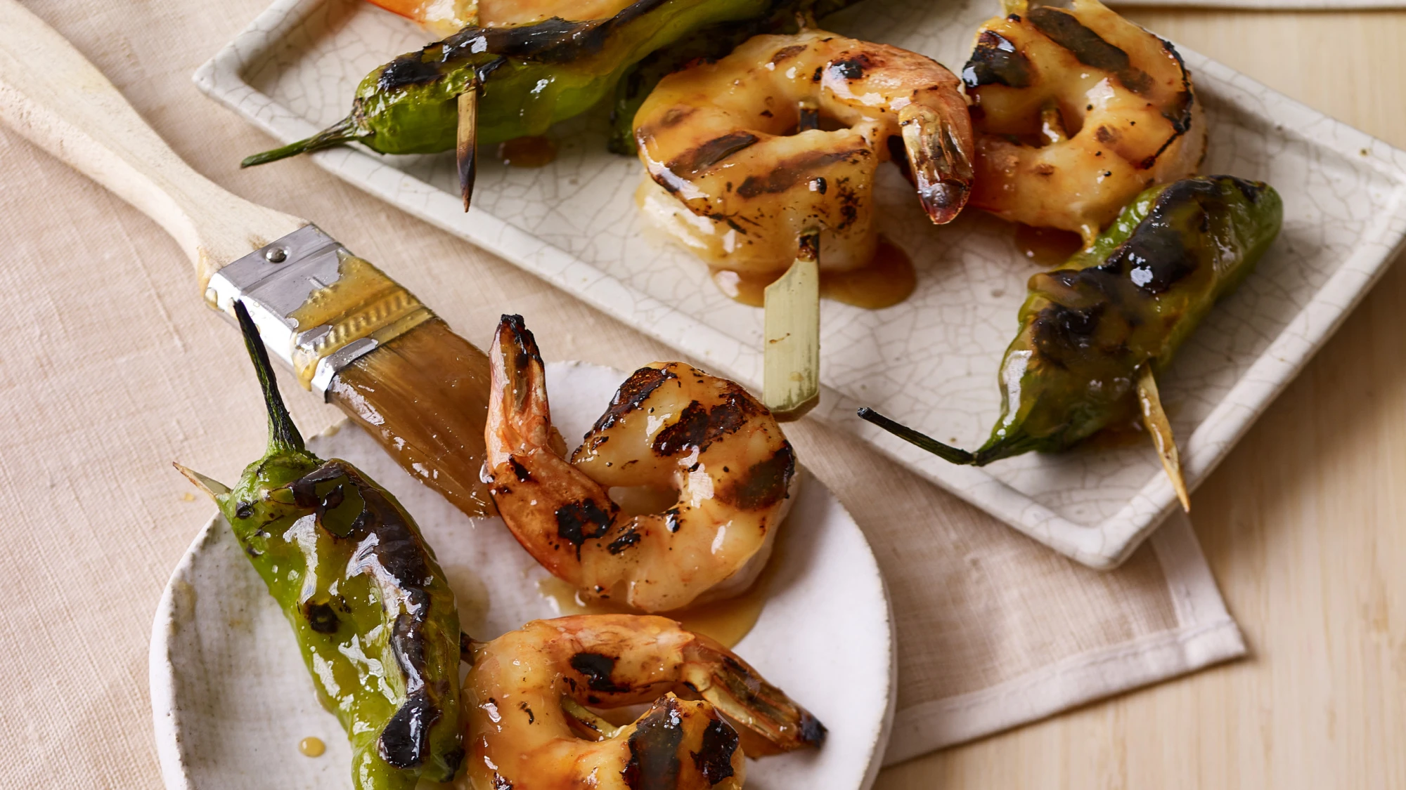 krewetki_miso_i_kurczak_yakitori_z_papryka_shishito_2000__1125