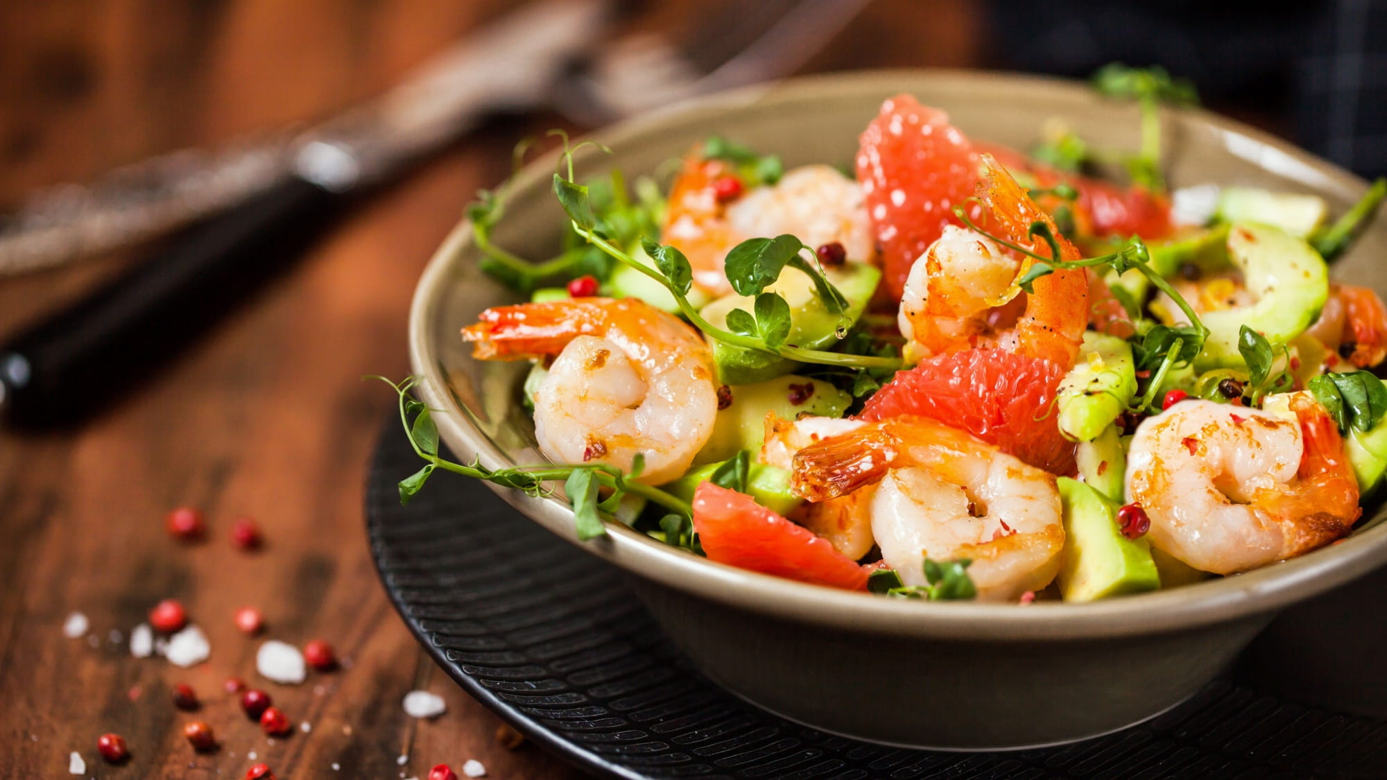 salatka-z-owocami-morza-cytrusy-avocado-3