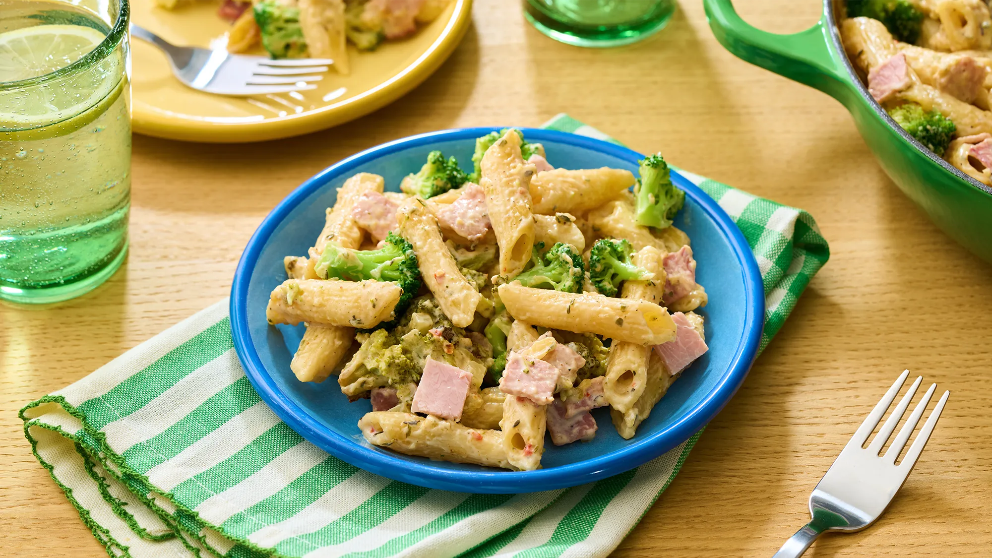pasta_carbonara_ham_broccoli_2000x1125
