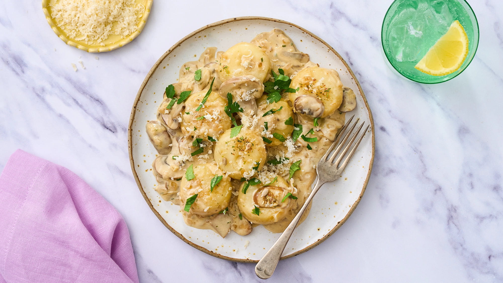 Silesian_Dumplings_Creamy_mushroom_Sauce_2000x1125_V2