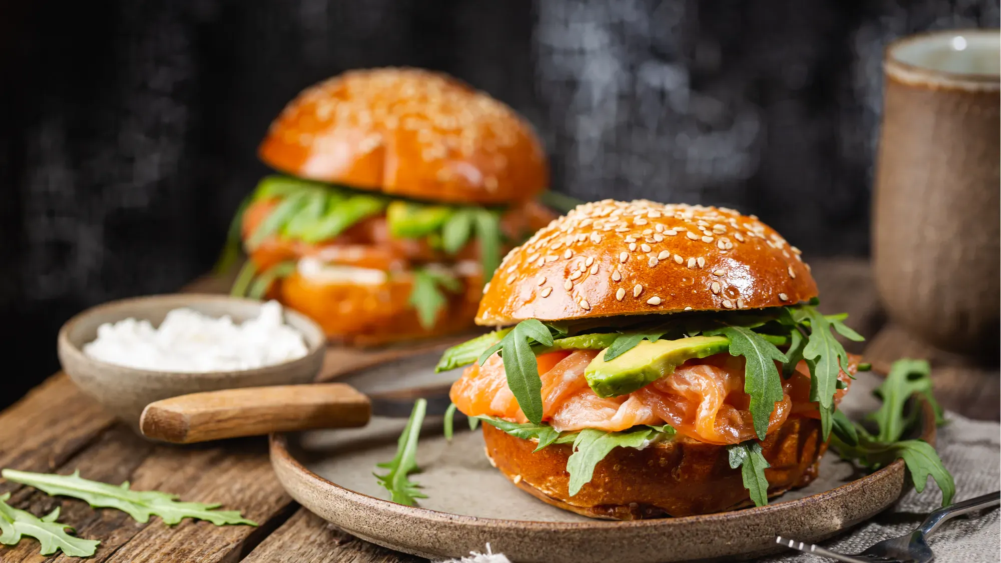 burgery-z-lososiem