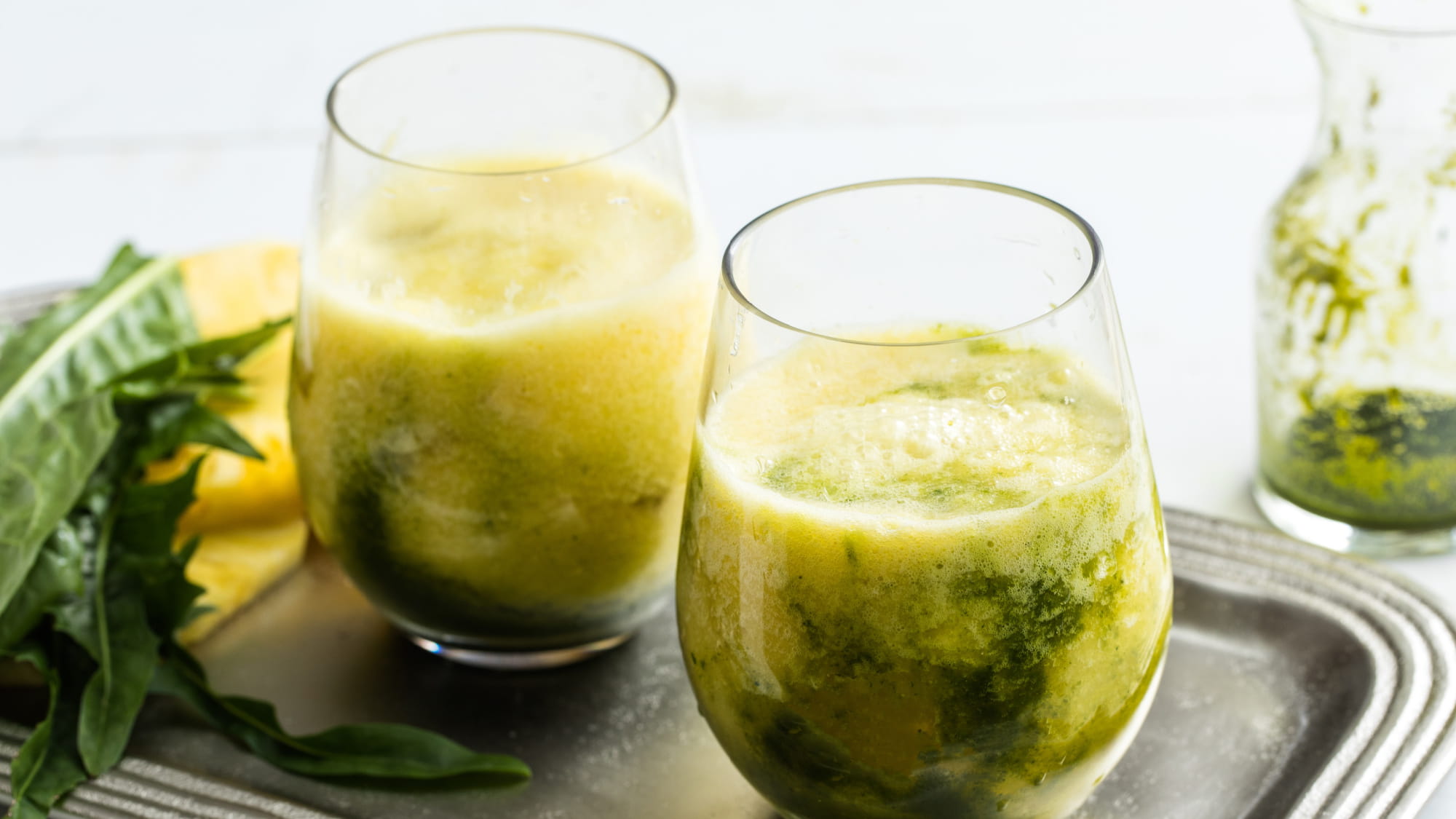 ANANASOWY-MIOD-PITNY-A-LA-SANGRIA