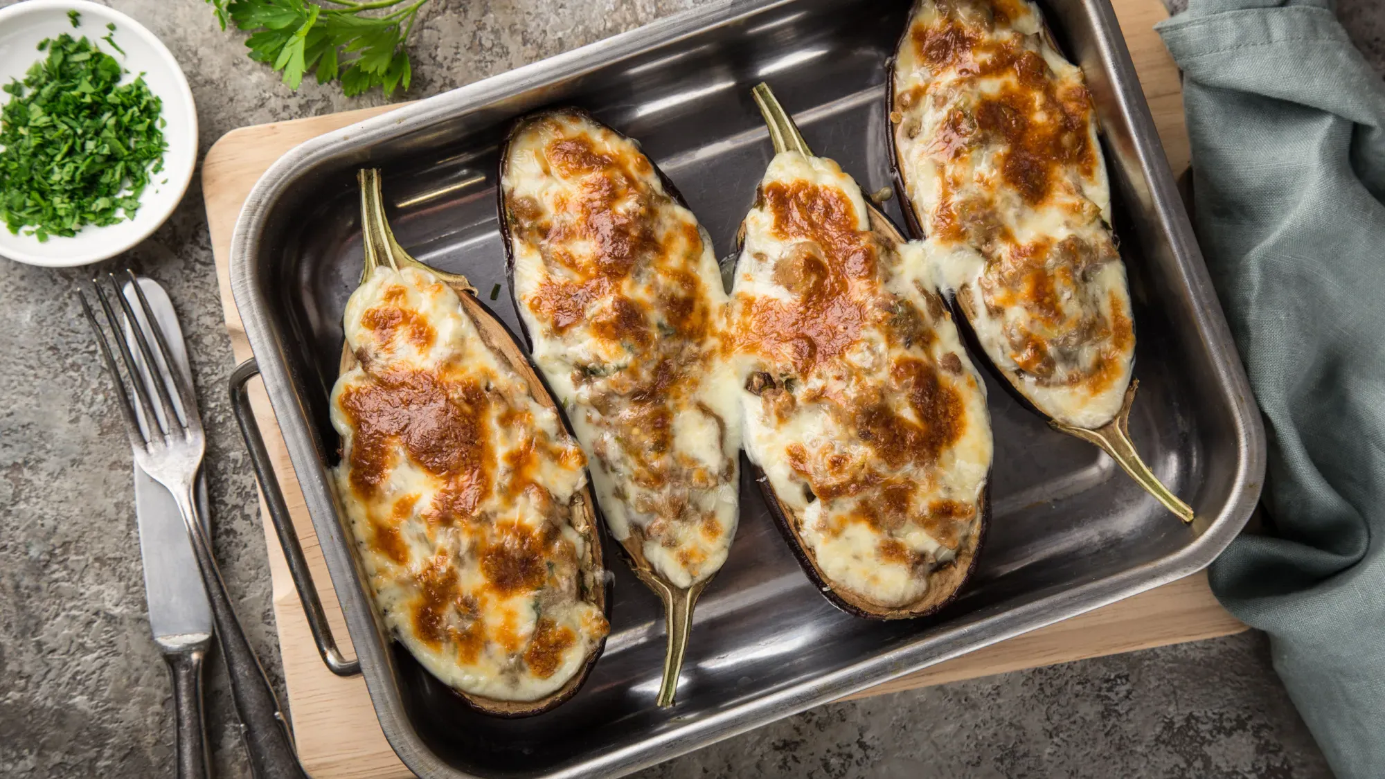 baklazan-nadziewany-jagniecina-i-szpinakiem