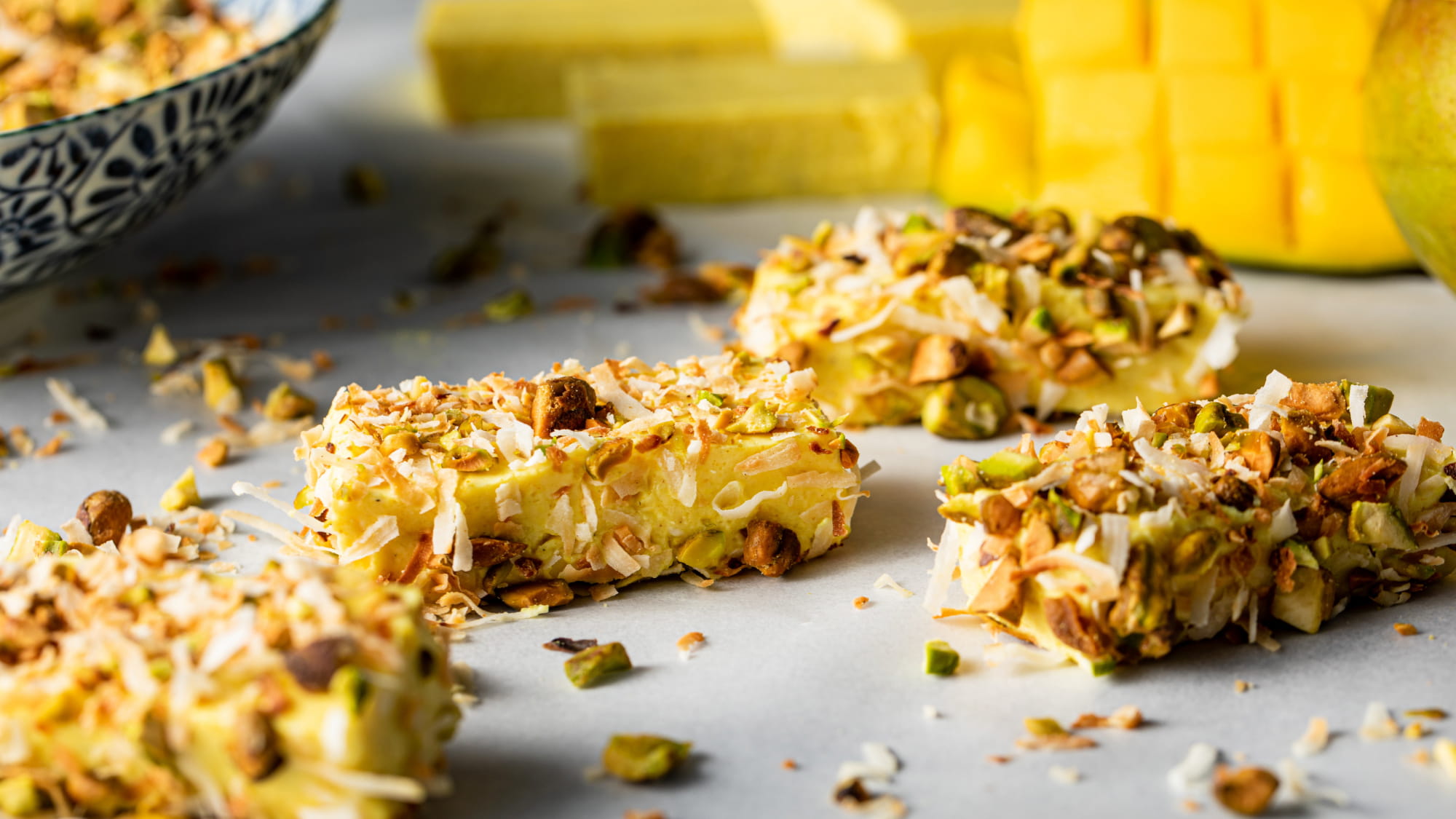 BATONIKI-MANGO-LASSI